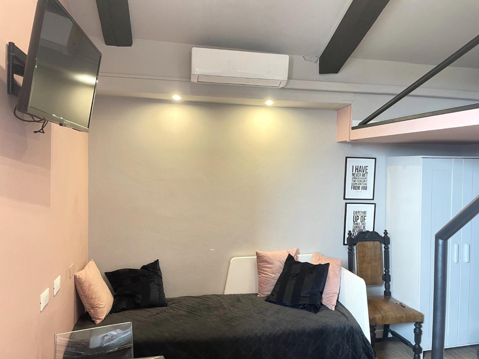 Apartment Cernaia 25 *
